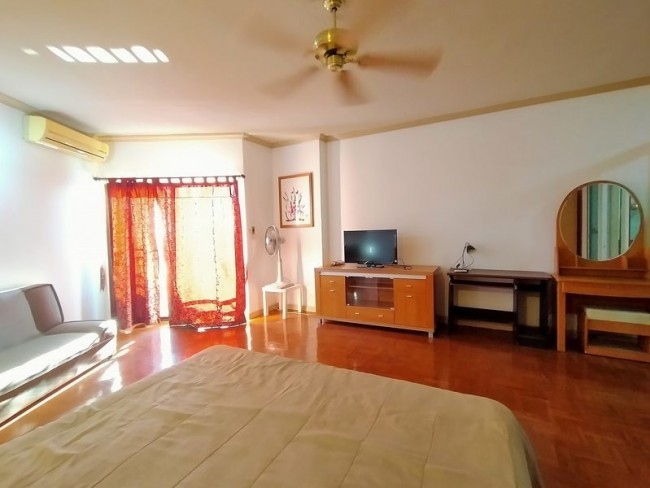 Riverside Condo - Image 3