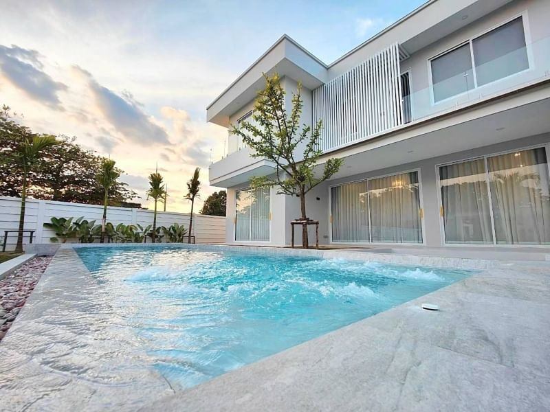 6 Bedroom House For Sale in Ton Pao, San Kamphaeng, Chiang Mai - Image 3