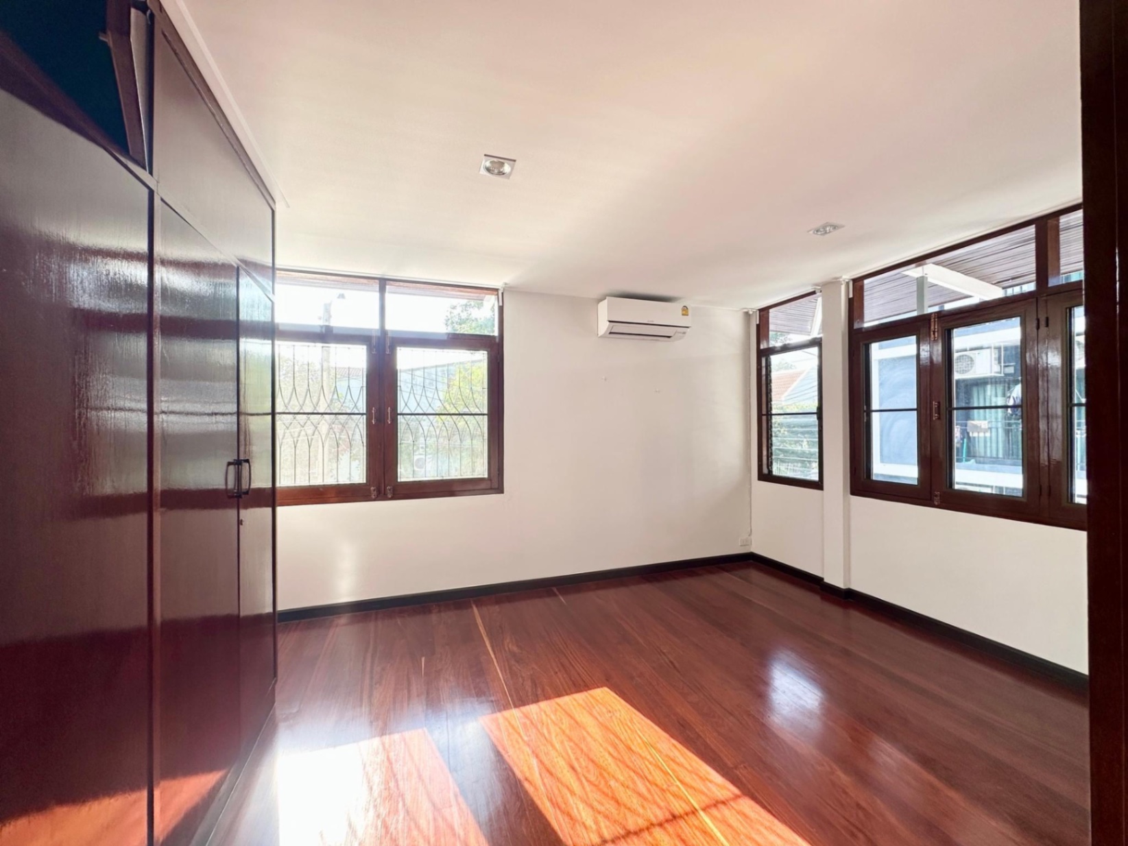 4 卧室 独立房屋  在  - Image 11