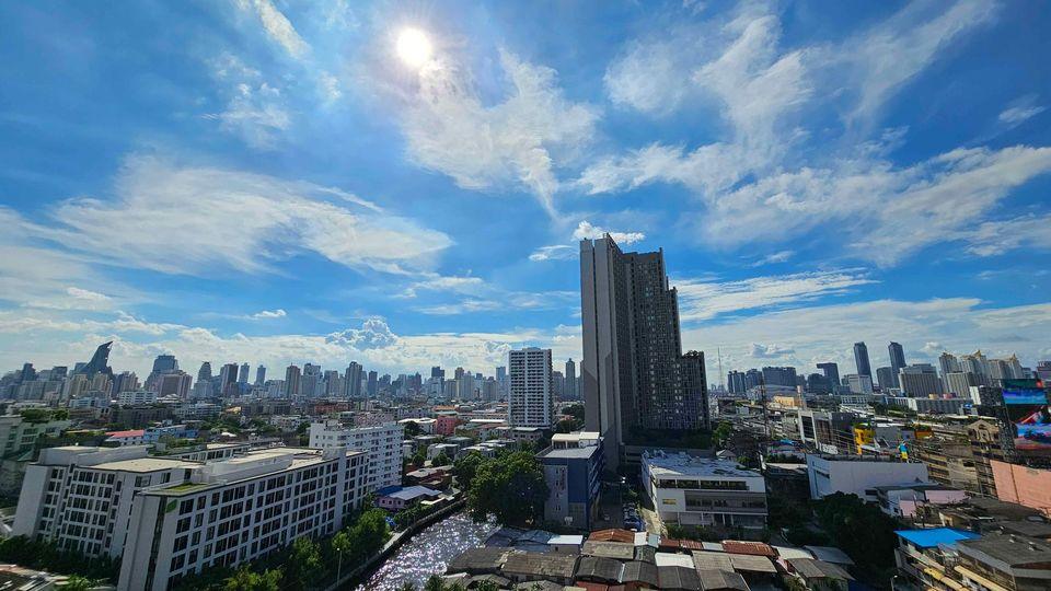 Thru Thong Lor - Image 13