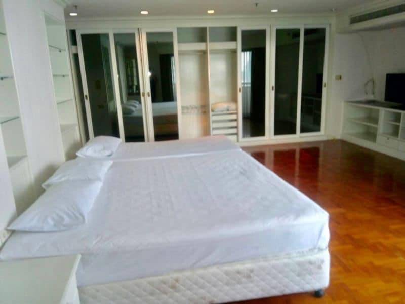3 Bedroom Condo For Sale in Khlong Tan Nuea, Vadhana, Bangkok - Image 5