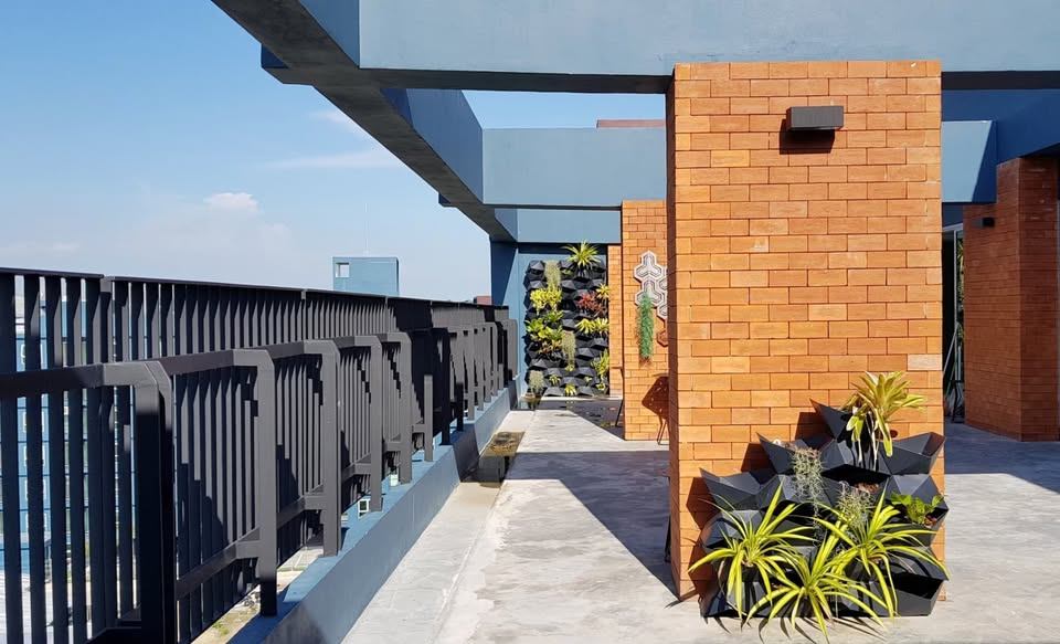 Deco Condominium - Image 10