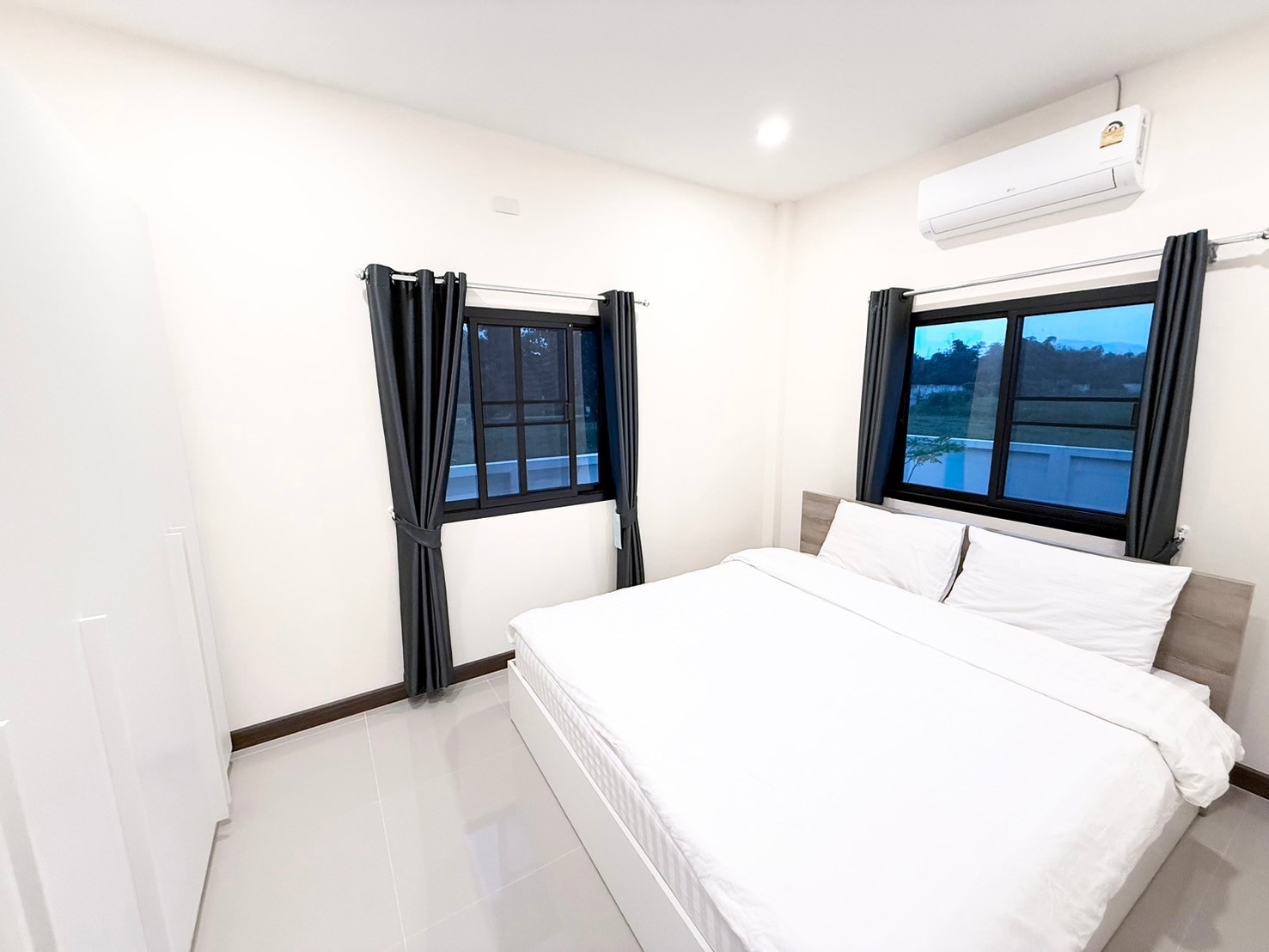 Thanaporn Park Home 5 - Image 6