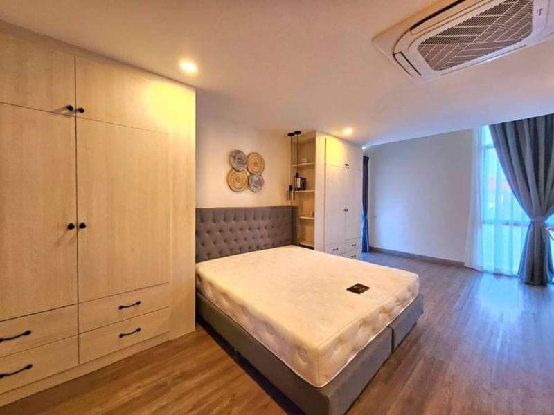 5 卧室 独立房屋  在  - Image 14