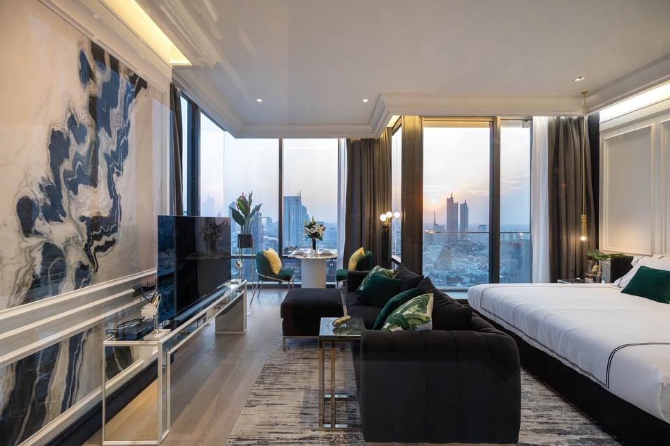 Ashton Silom - Image 4