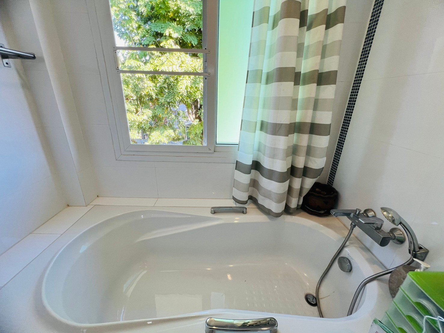 5 Bedroom House For Sale in Nong Khwai, Hang Dong, Chiang Mai - Image 21