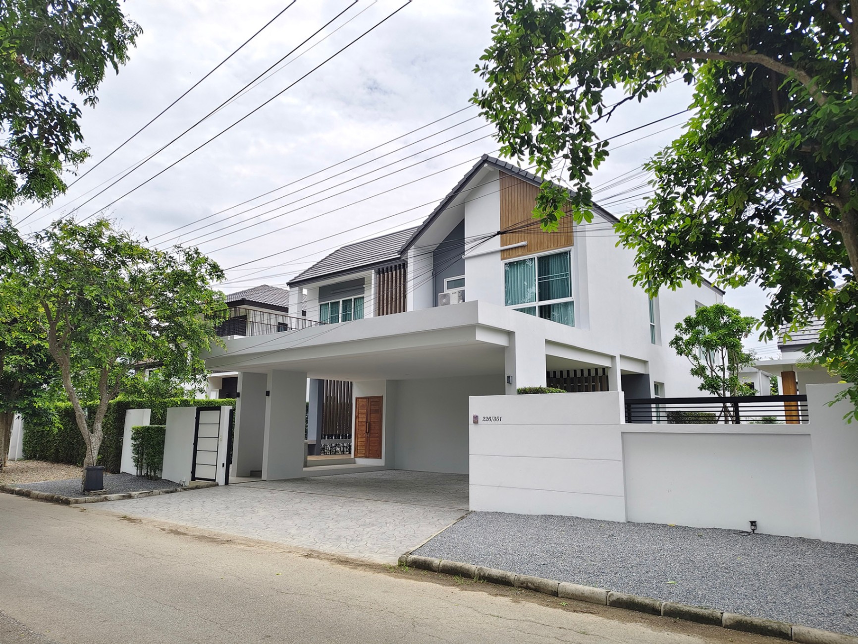 4 Bedroom House For Sale in San Phak Wan, Hang Dong, Chiang Mai - Image 4