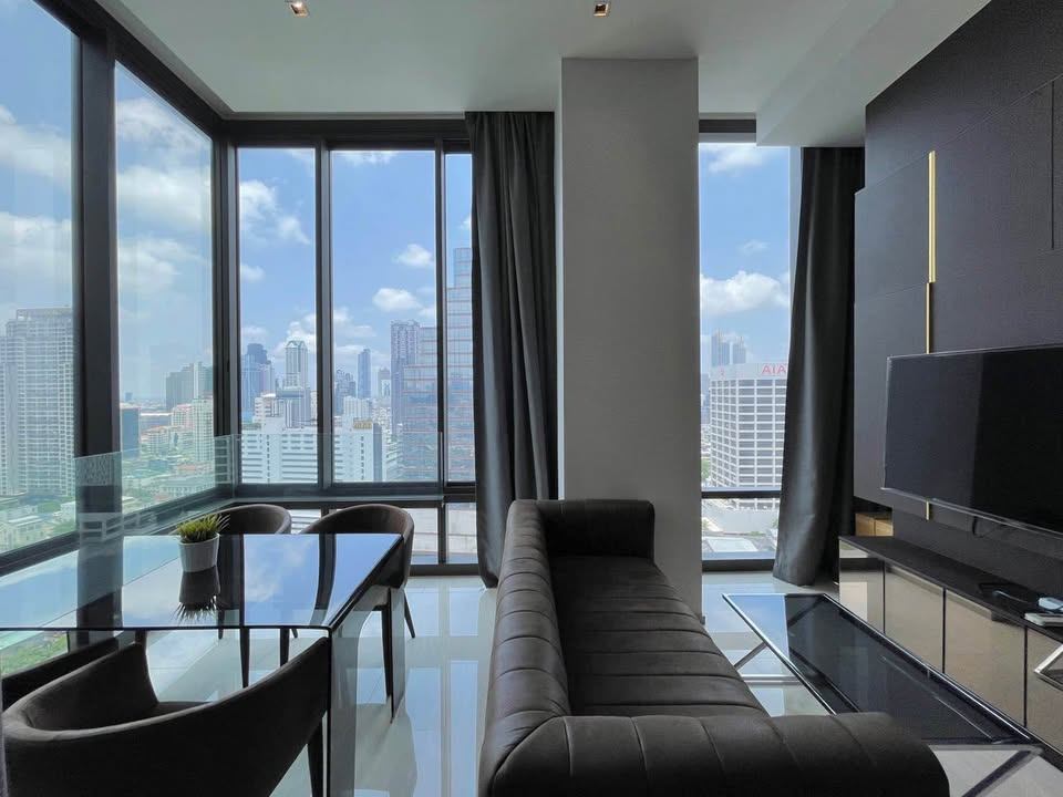 Ashton Silom - Image 23