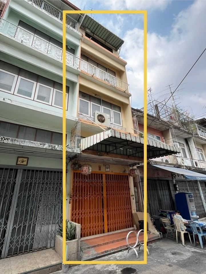  Retail Space For Sale in Somdet Chaophraya, Khlong San, Bangkok - Image 1