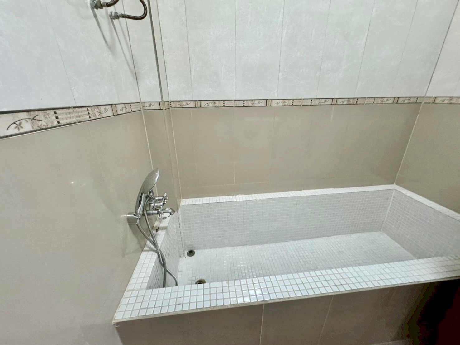 5 Bedroom House For Sale in Chang Phueak, Mueang Chiang Mai, Chiang Mai - Image 7