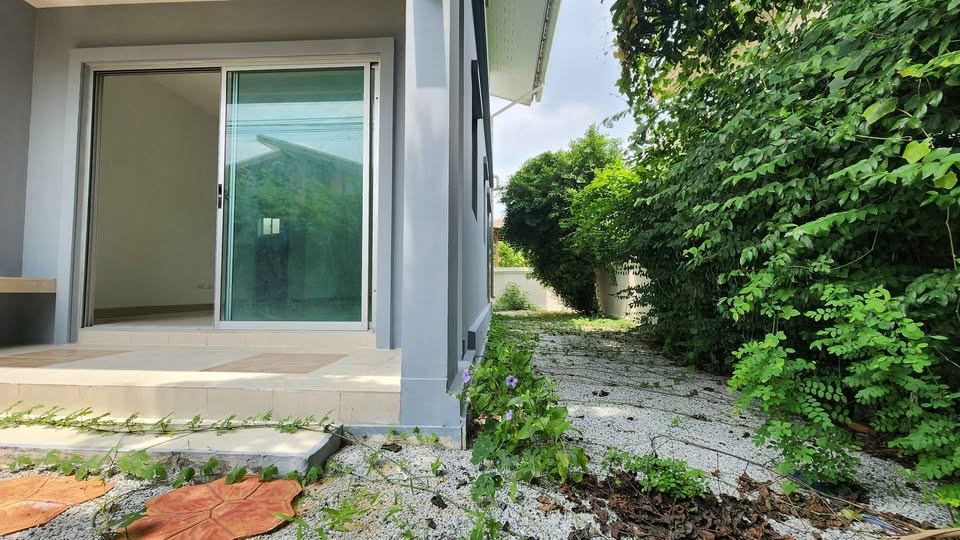 3 Bedroom House For Sale in Racha Thewa, Bang Phli, Samut Prakan - Image 9
