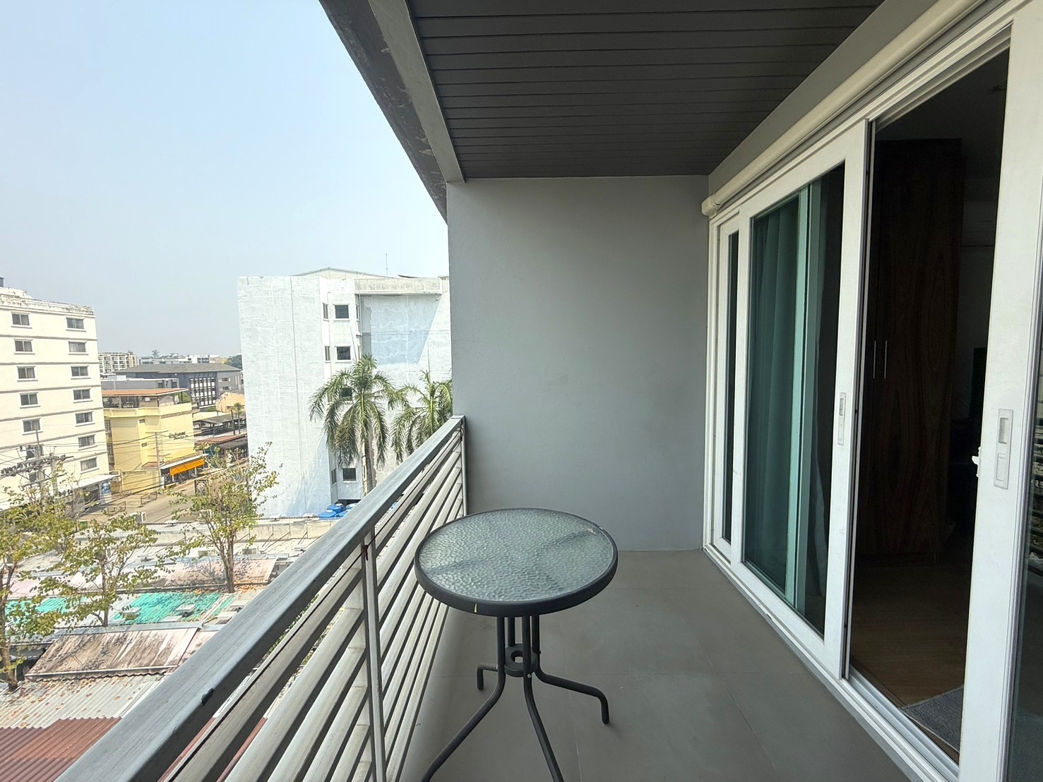 Rawee Waree Condo - Image 3