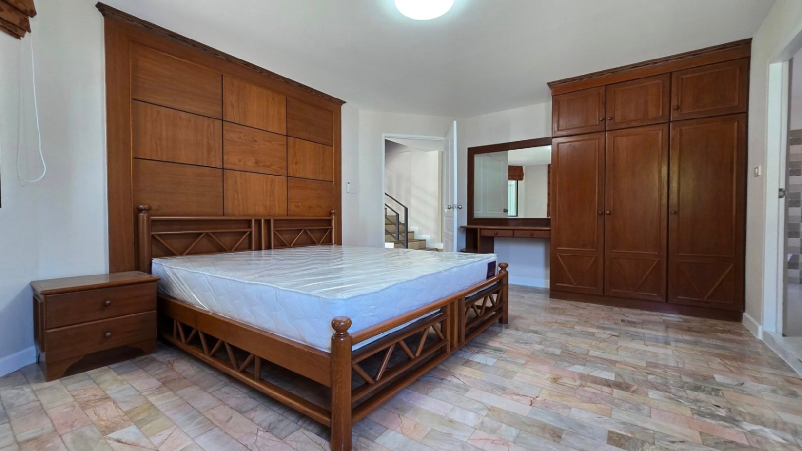 5 Bedroom House For Sale in San Phisuea, Mueang Chiang Mai, Chiang Mai - Image 5