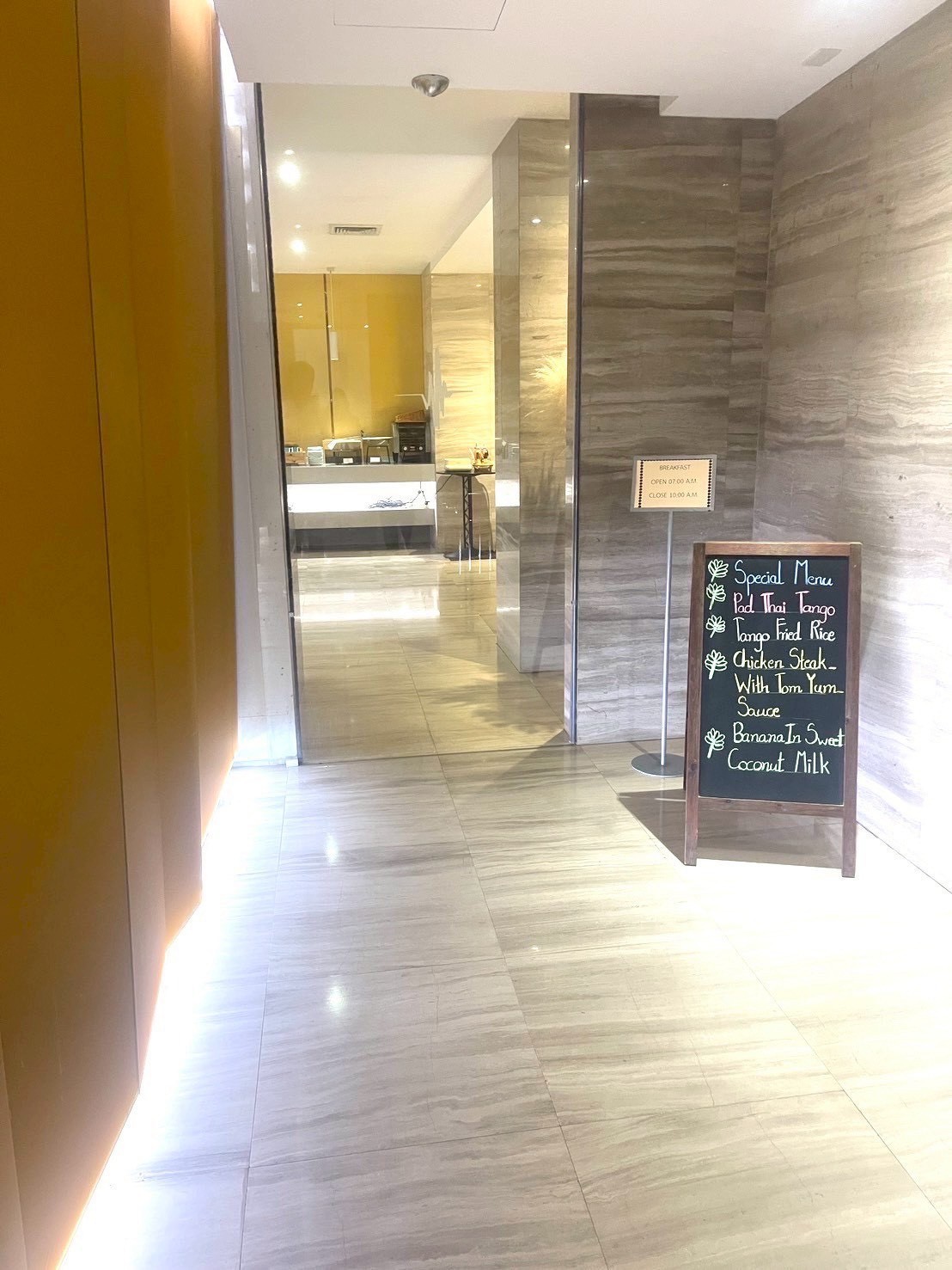  Retail Space For Rent in Makkasan, Ratchathewi, Bangkok - Image 12