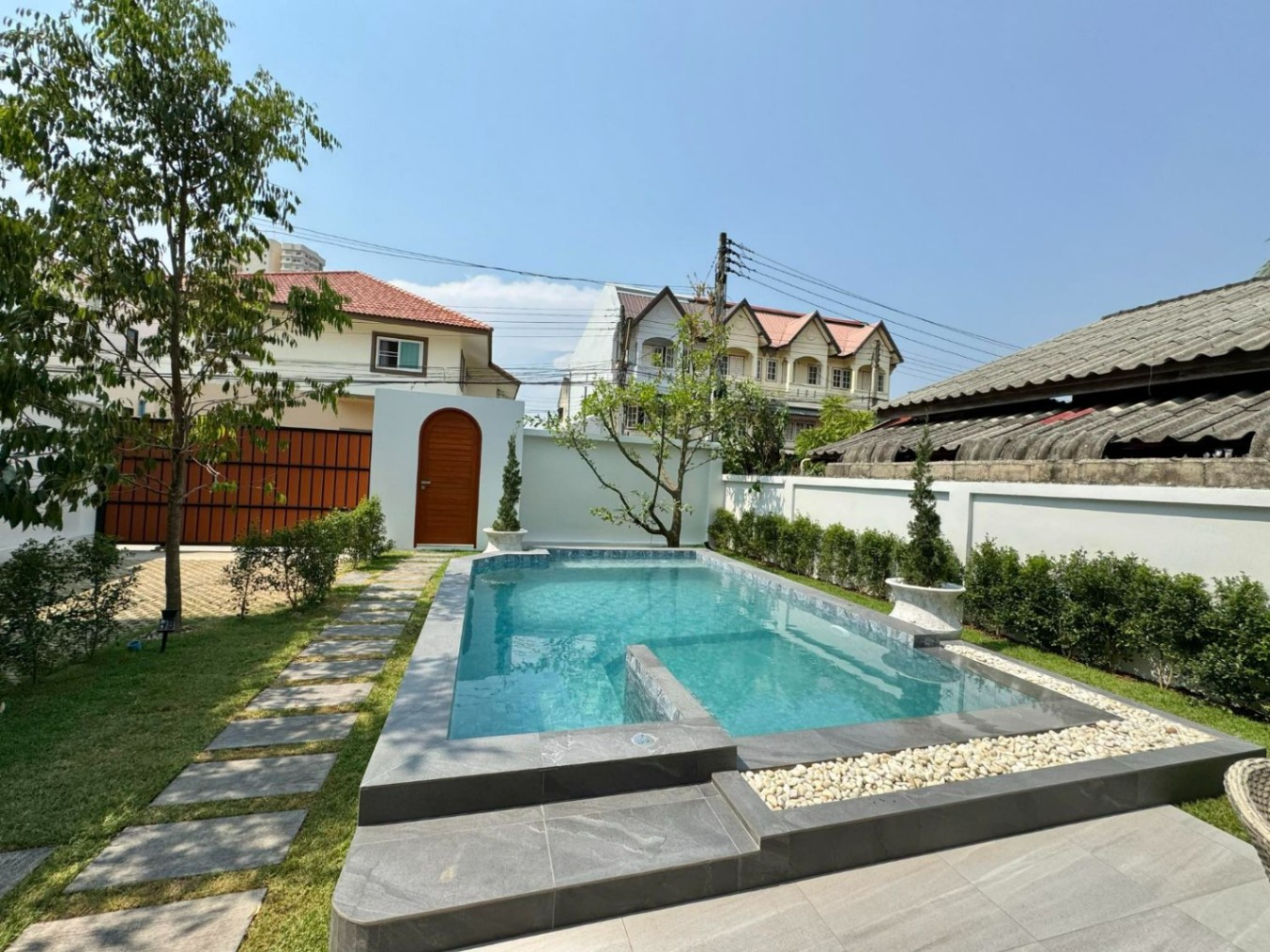 5 Bedroom House For Sale in Wat Ket, Mueang Chiang Mai, Chiang Mai - Image 2