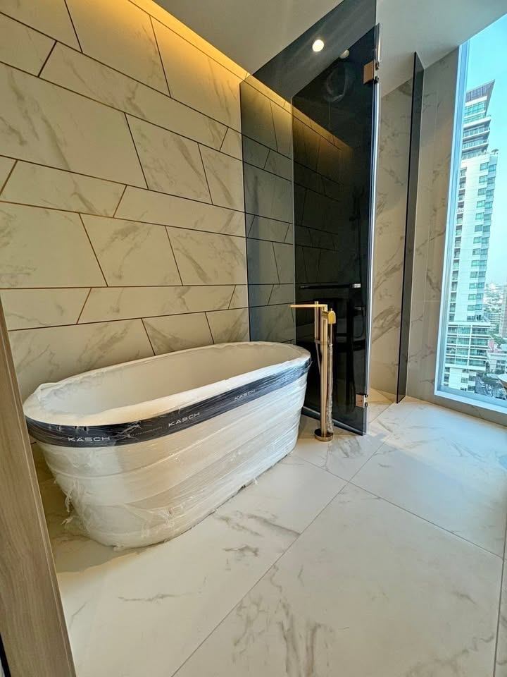 2 Bedroom Condo For Sale in Khlong Tan, Khlong Toei, Bangkok - Image 6