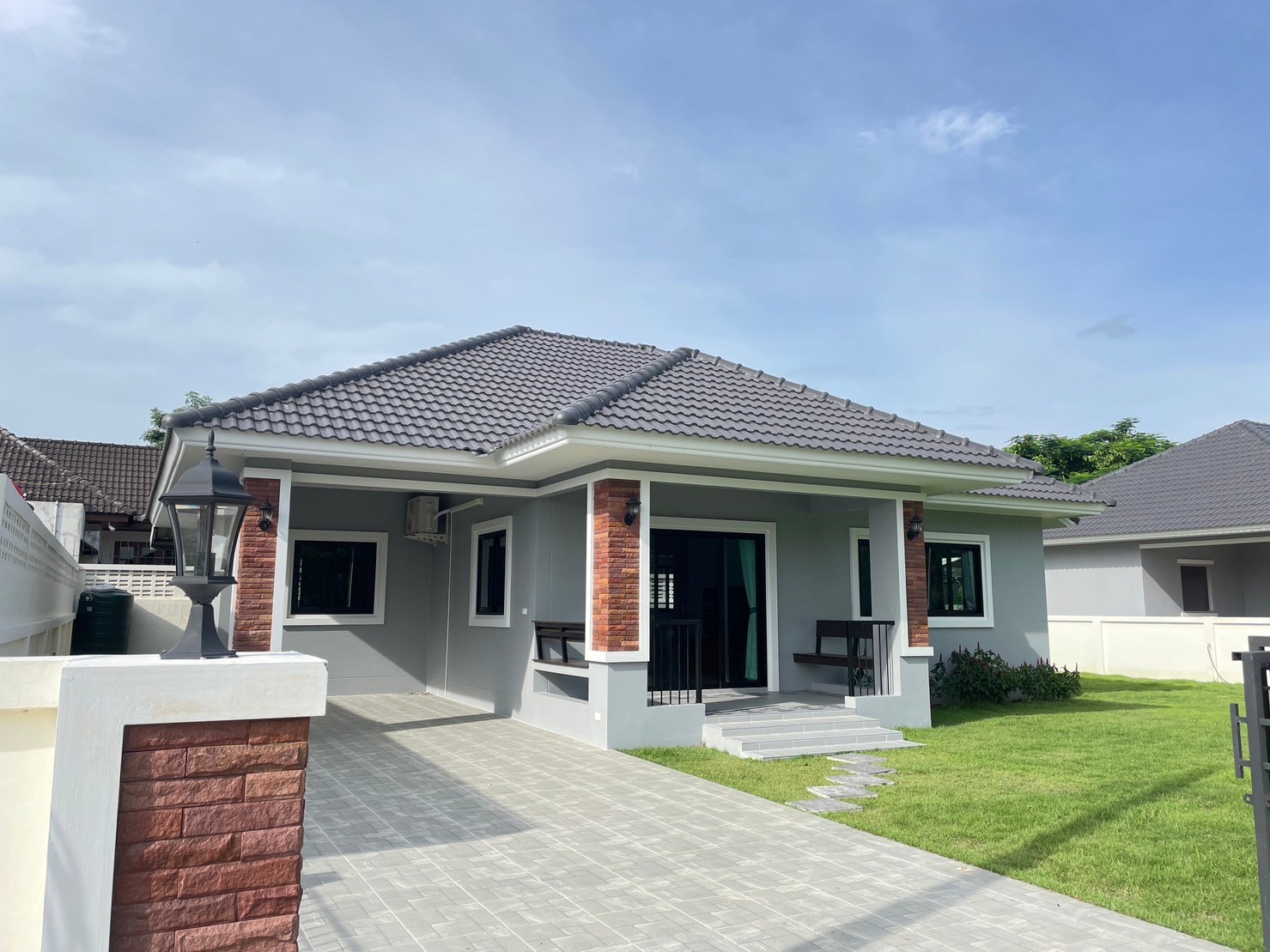 Thanaporn Park Home 5 (San Pa Pao) - Image 1