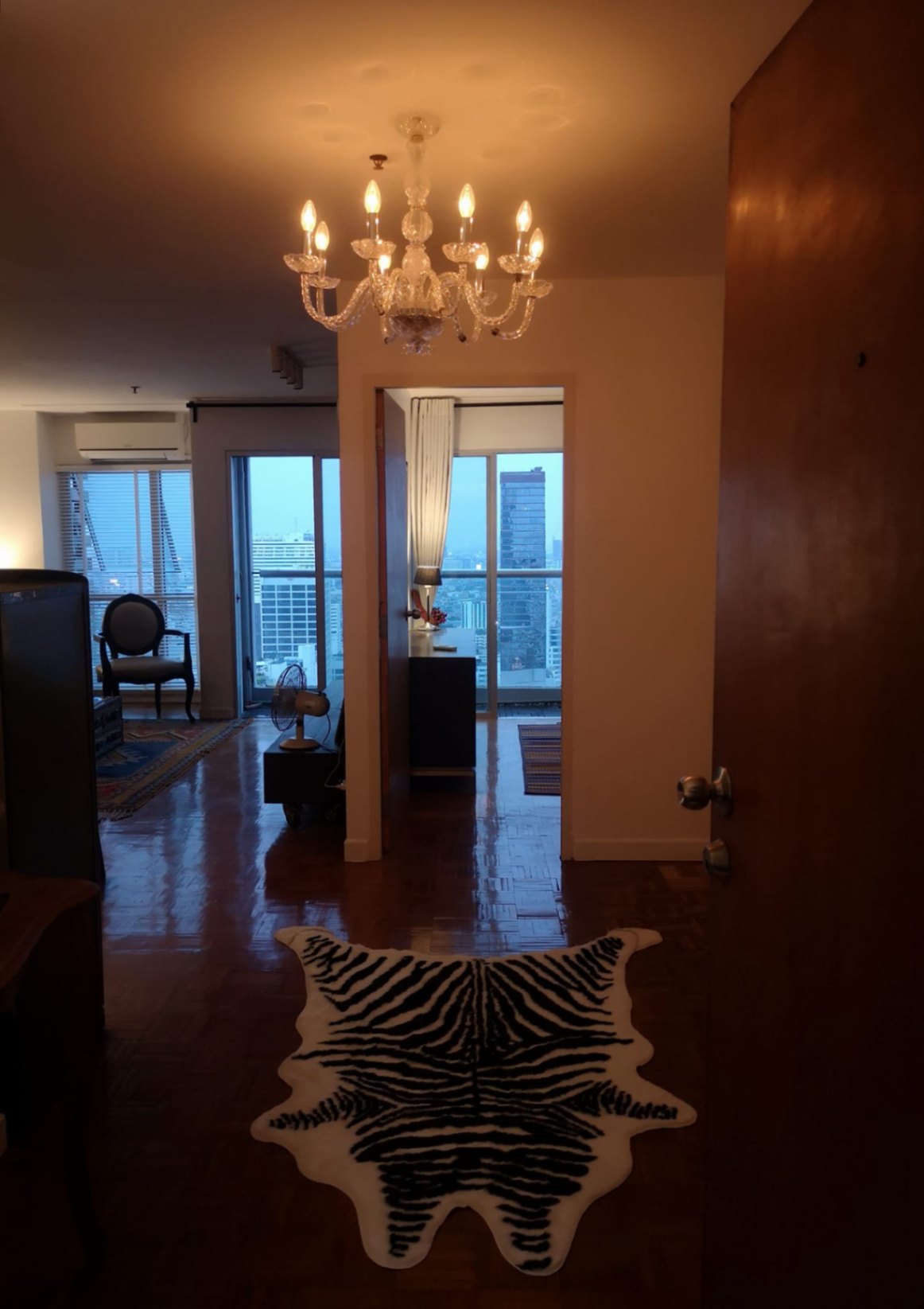 Silom Suite Condominium - Image 4