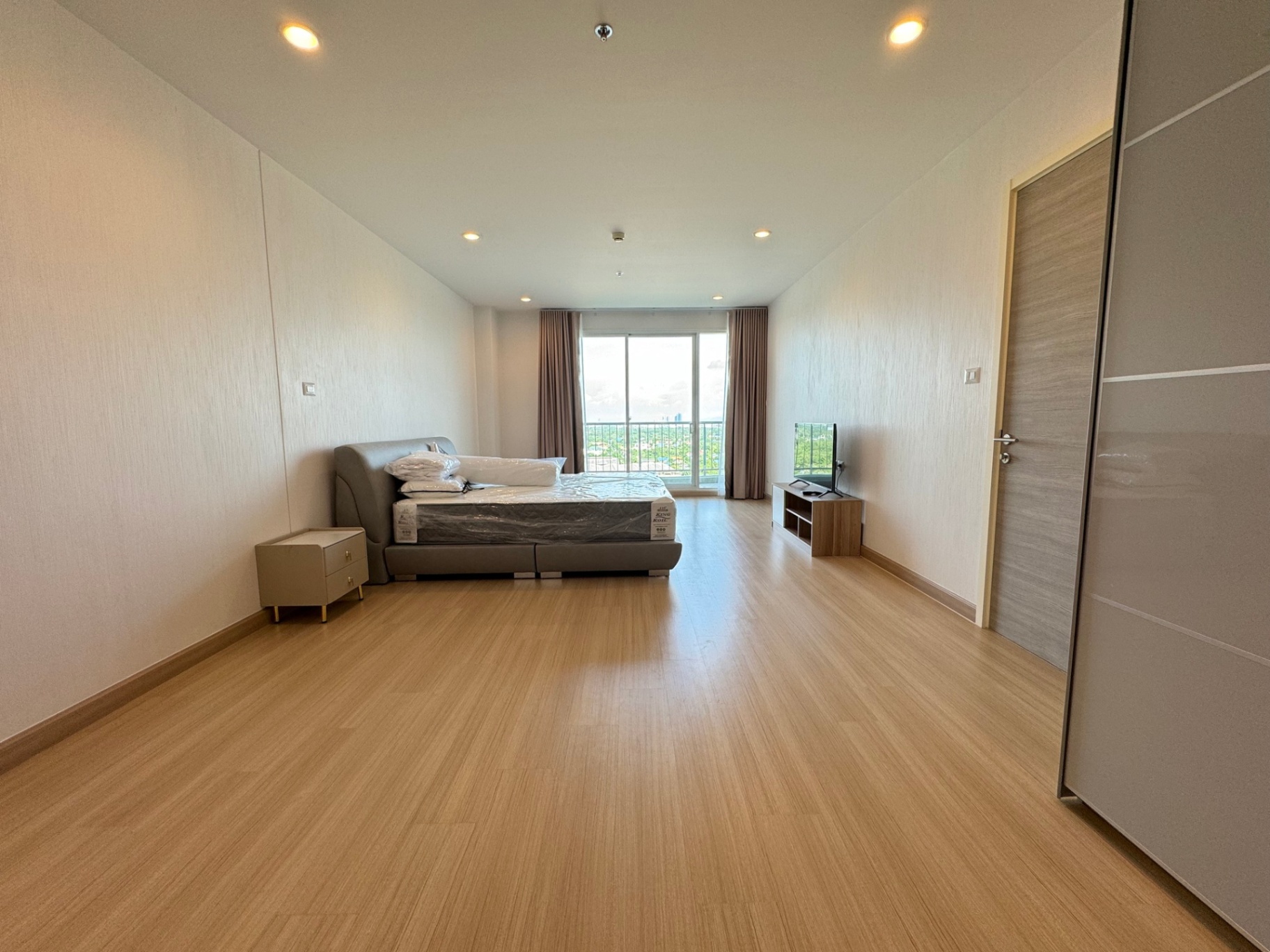 3 Bedroom Condo For Sale in Chong Nonsi, Yan Nawa, Bangkok - Image 12