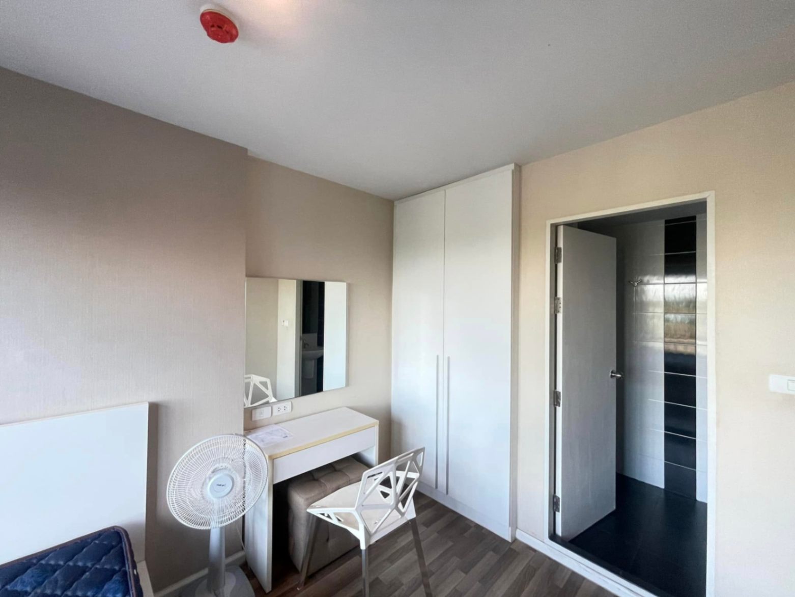 Parano Condo - Image 4