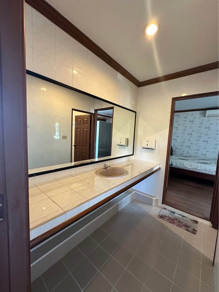 5 Bedroom House For Sale in Nong Khwai, Hang Dong, Chiang Mai - Image 9