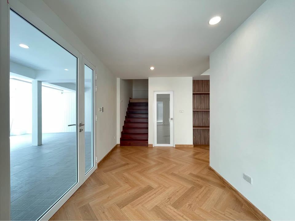 4 ห้องนอน บ้านเดี่ยว สำหรับขาย ใน สามเสนนอก, ห้วยขวาง, กรุงเทพมหานคร - Image 2