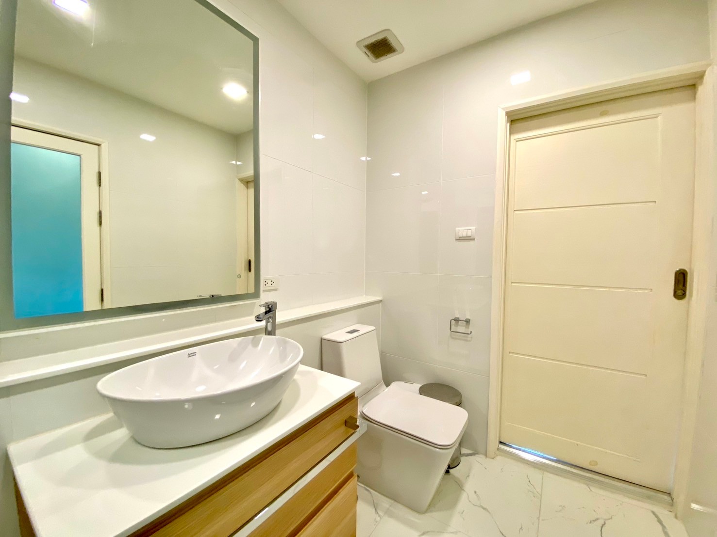 Mountain Front Condo - Image 15