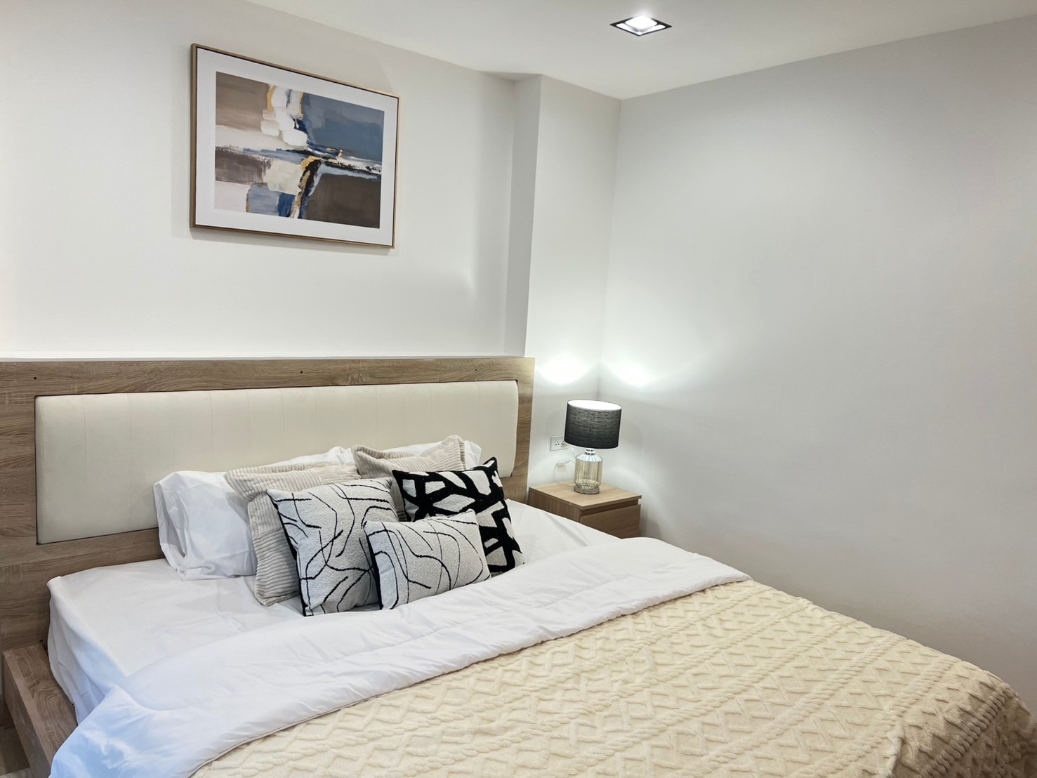 Airport Home Condo - Image 4