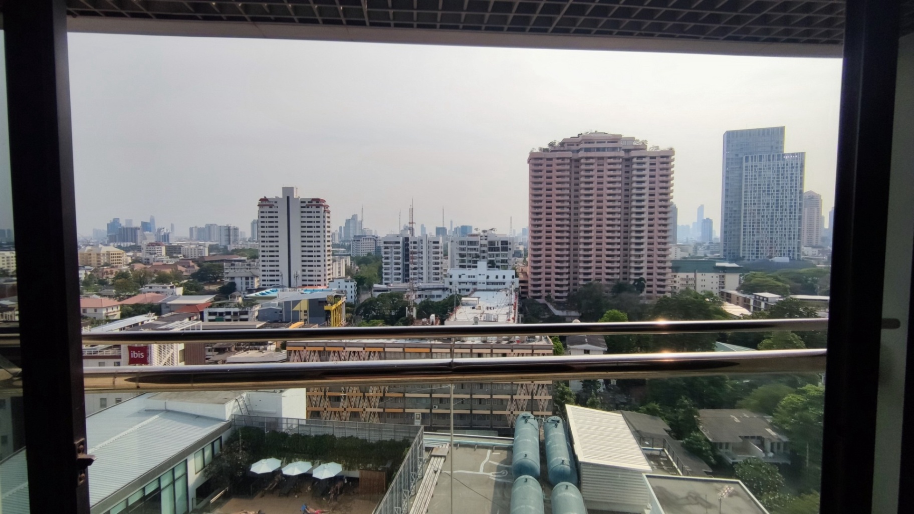 เดอะ เนเชอรัล เพลส สวีท คอนโดมิเนียม - Image 9