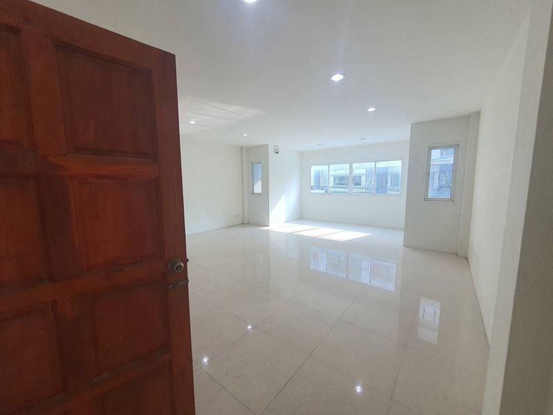  Retail Space For Sale in Bang Phongphang, Yan Nawa, Bangkok - Image 7