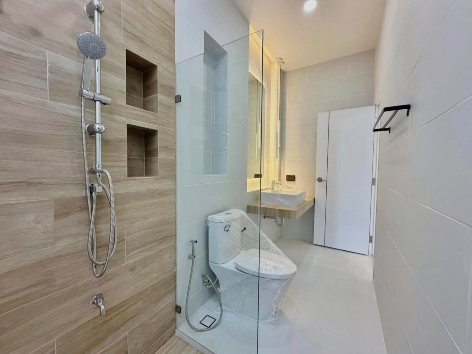 3 Bedroom House For Sale in Tha Wang Tan, Saraphi, Chiang Mai - Image 10