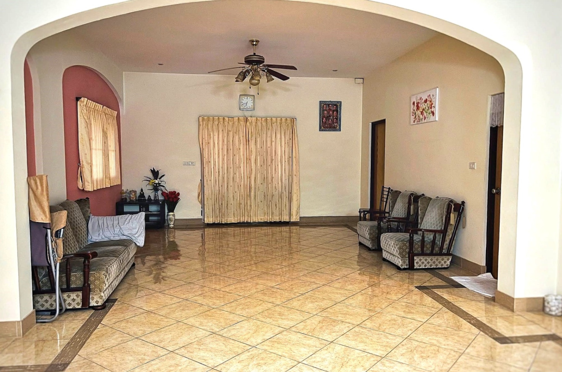 5 Bedroom House For Sale in Nam Phrae, Hang Dong, Chiang Mai - Image 2