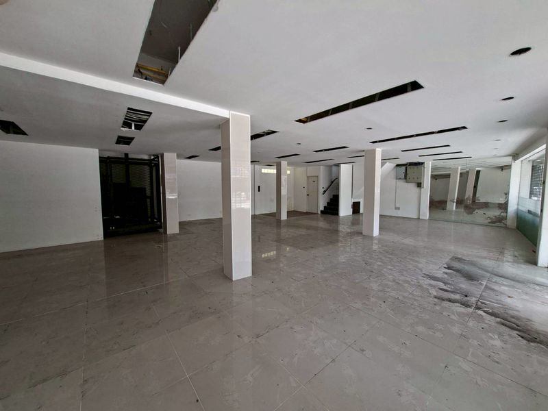  Retail Space For Sale in Khlong Tan, Khlong Toei, Bangkok - Image 4