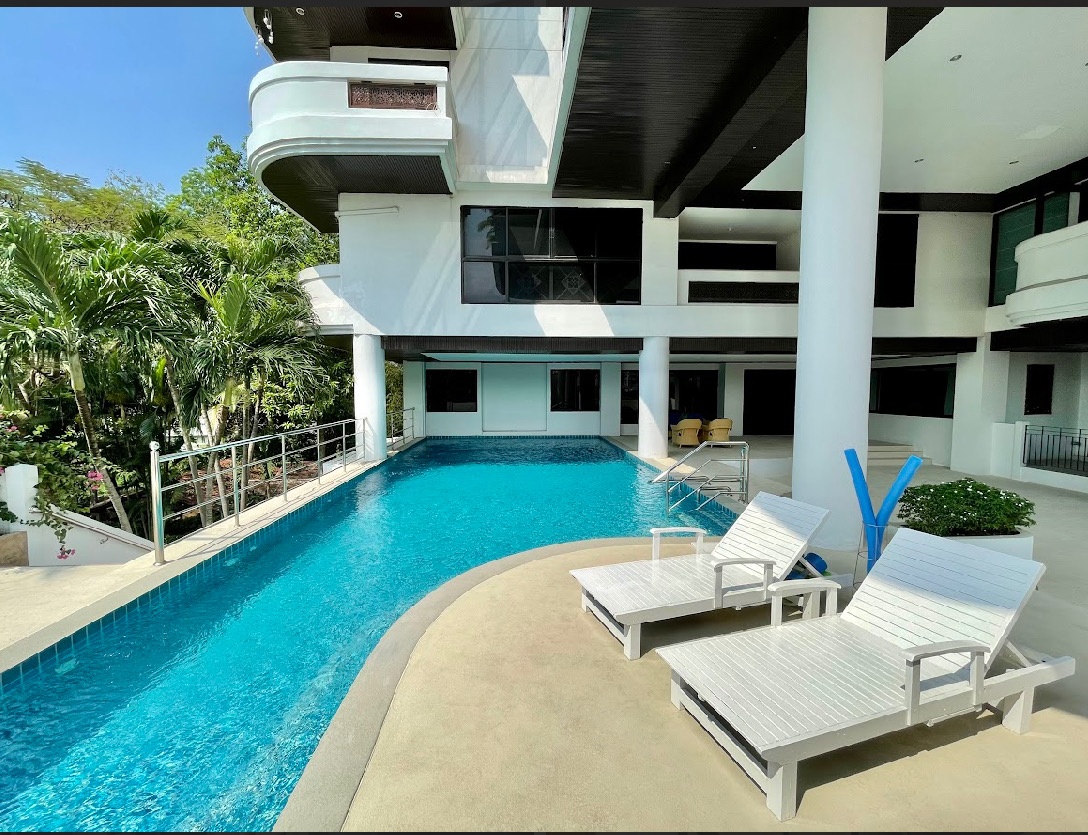 3 Bedroom Condo For Sale in Wat Ket, Mueang Chiang Mai, Chiang Mai - Image 2