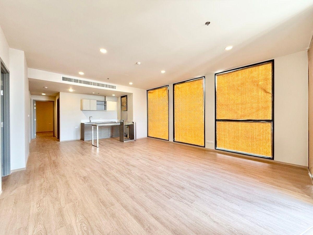 3 Bedroom Condo For Sale in Thung Mahamek, Sathon, Bangkok - Image 3