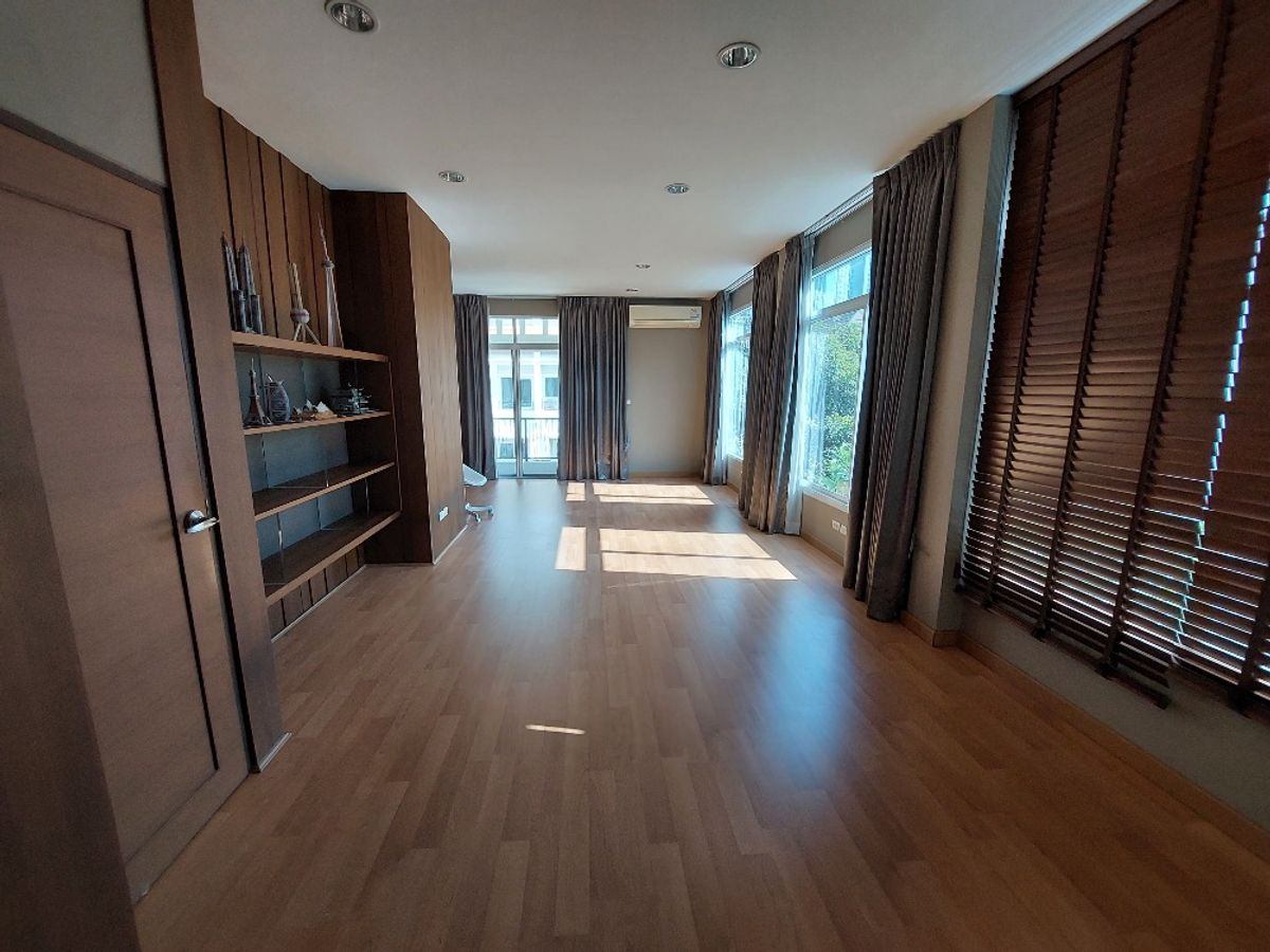 3 Bedroom Townhouse For Sale in Bang Khlo, Bang Kho Laem, Bangkok - Image 20