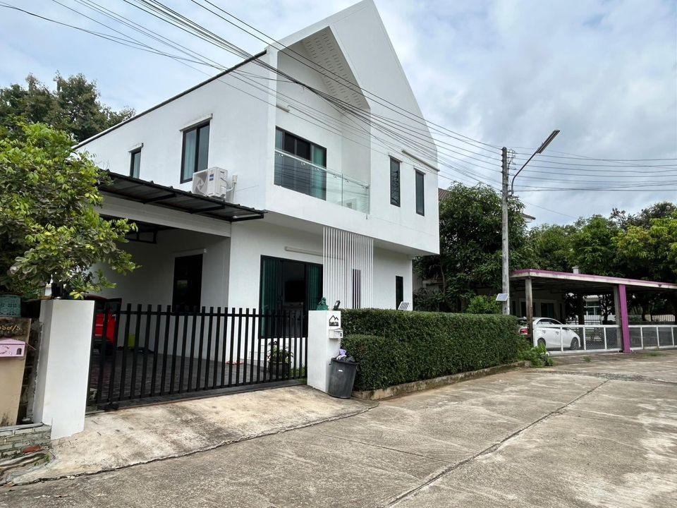 4 Bedroom House For Sale in Nong Khwai, Hang Dong, Chiang Mai - Image 1
