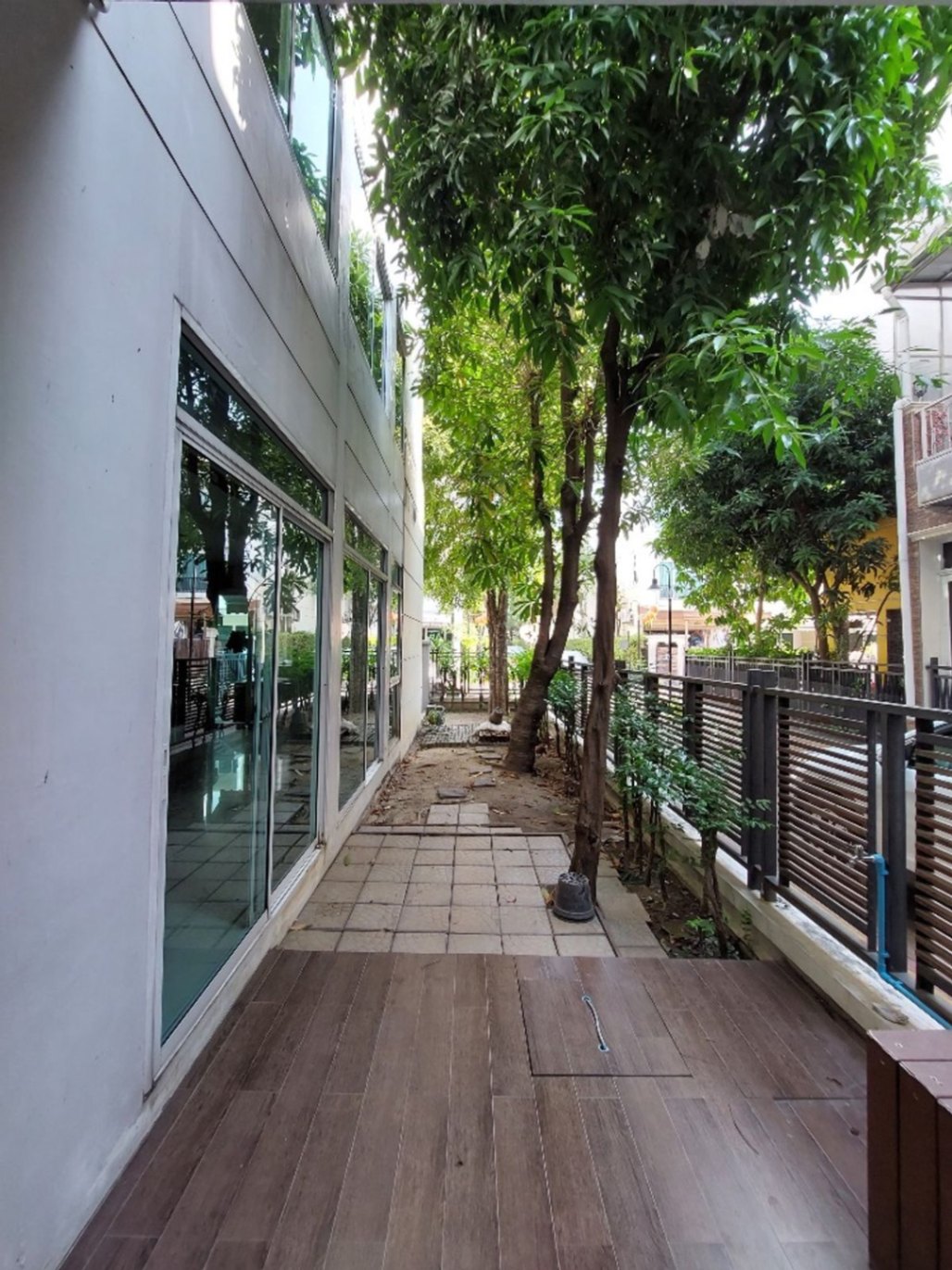 3 Bedroom Townhouse For Sale in Bang Khlo, Bang Kho Laem, Bangkok - Image 12