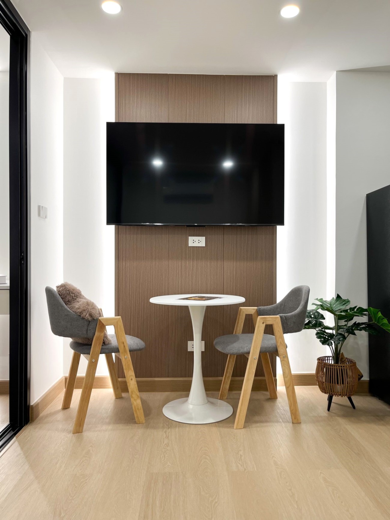 1 Bedroom Condo For Sale in Pa Daet, Mueang Chiang Mai, Chiang Mai - Image 2