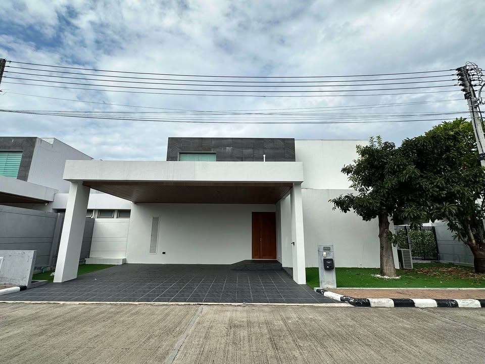 5 Bedroom House For Rent in San Phak Wan, Hang Dong, Chiang Mai - Image 2