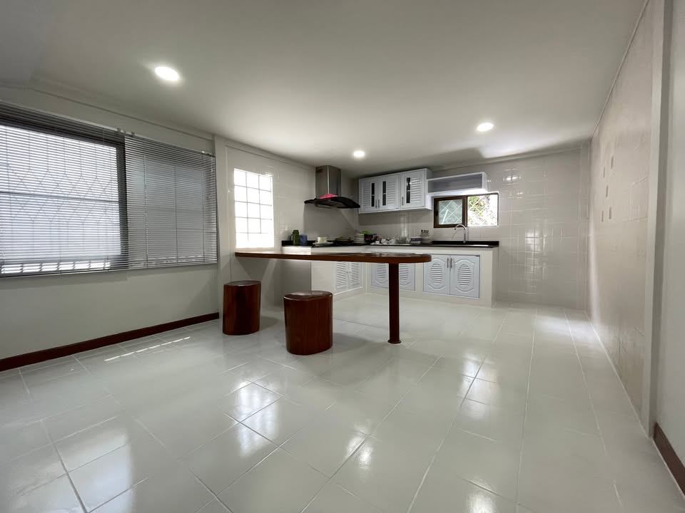 Mueang Thong 2 Phase 3 Village - Image 19