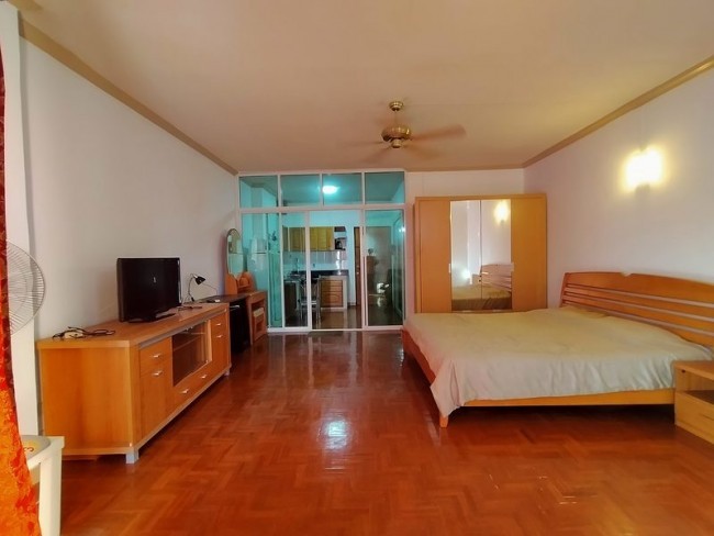 Riverside Condo - Image 1