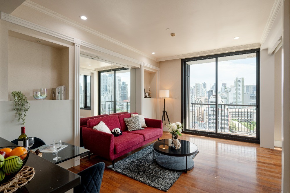 Aguston Sukhumvit 22 - Image 1