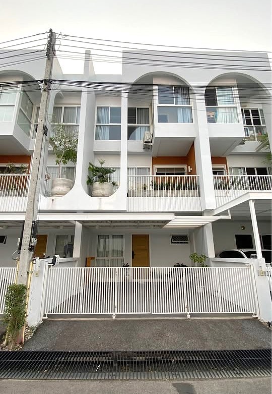 Monotown 3 - San Phi Suea - Image 1