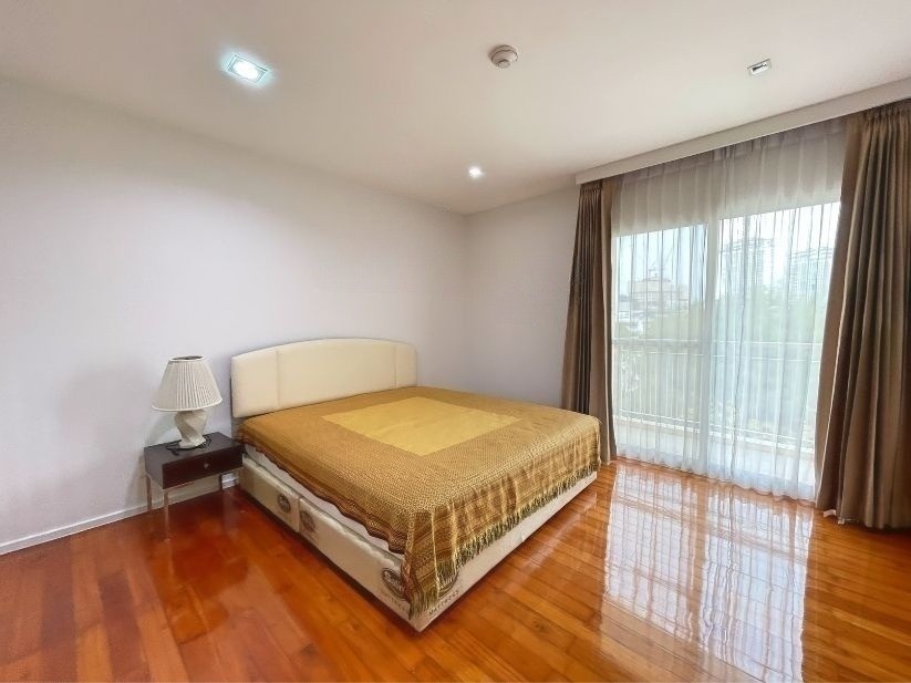 3 Bedroom Condo For Sale in Phra Khanong, Khlong Toei, Bangkok - Image 6