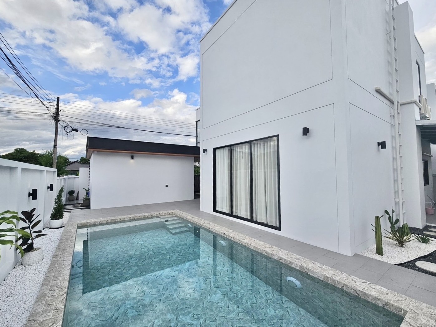 World Club Land - Image 1