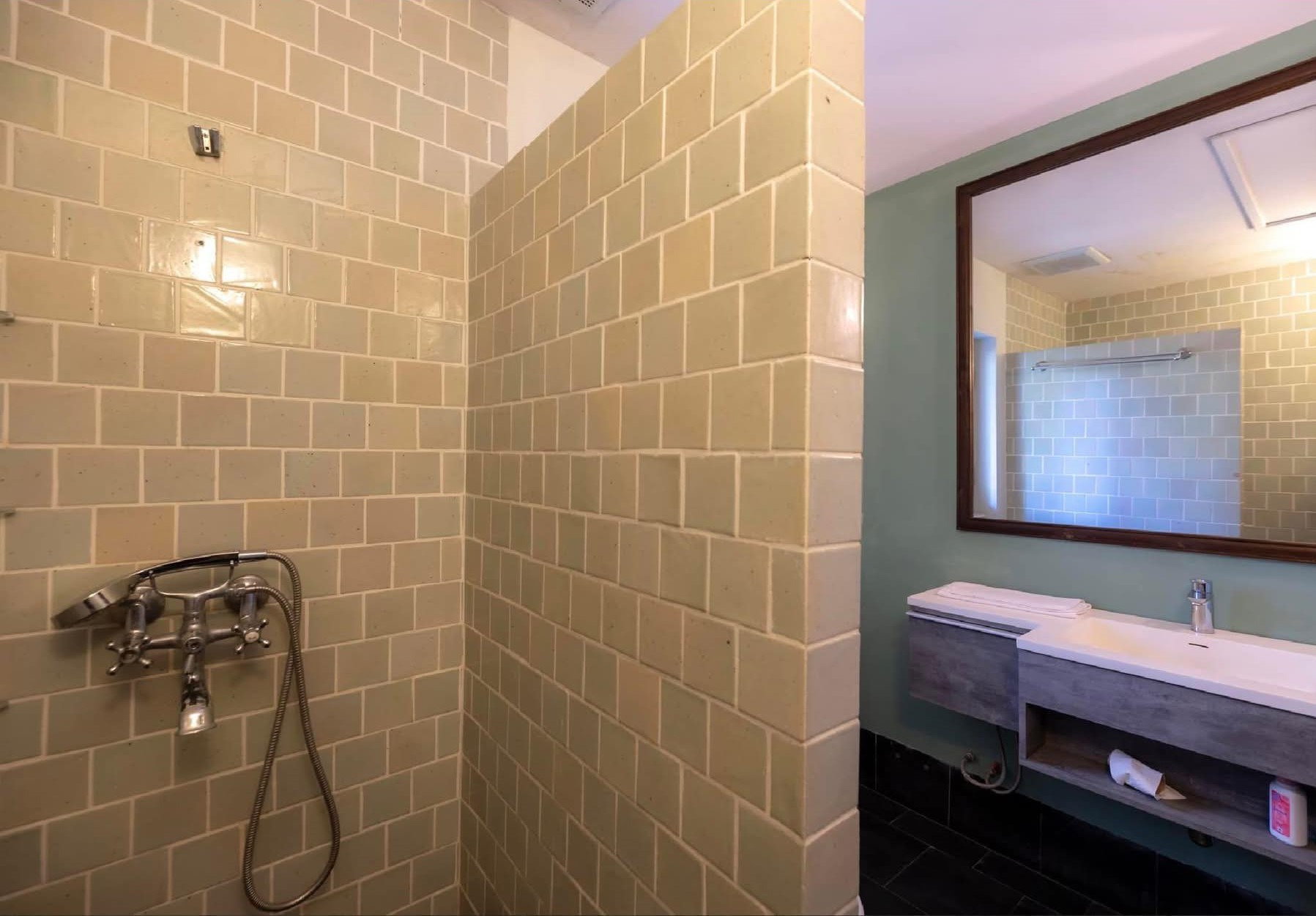 6 Bedroom House For Sale in Pa Daet, Mueang Chiang Mai, Chiang Mai - Image 18