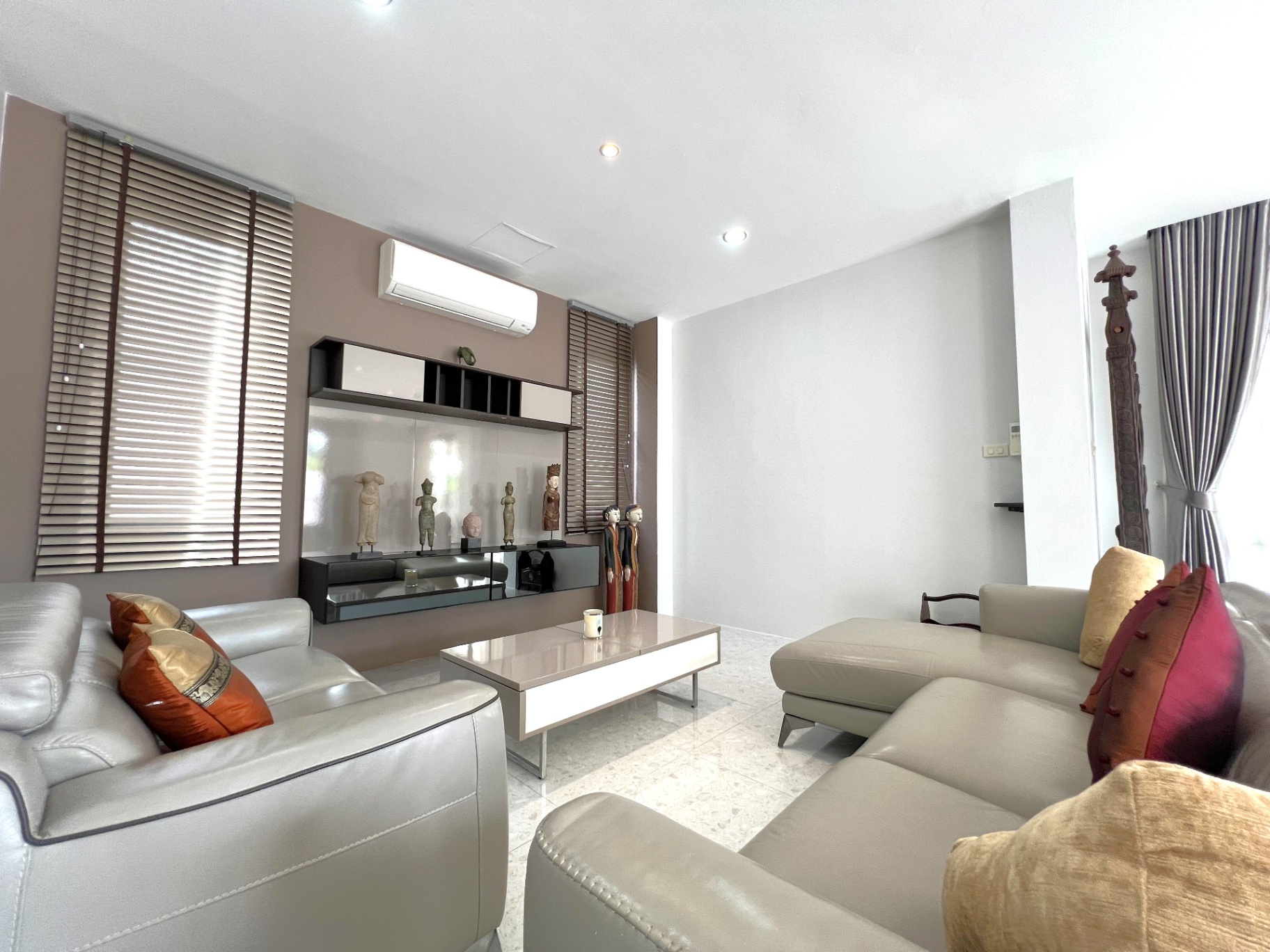 Royal View Village - Image 2