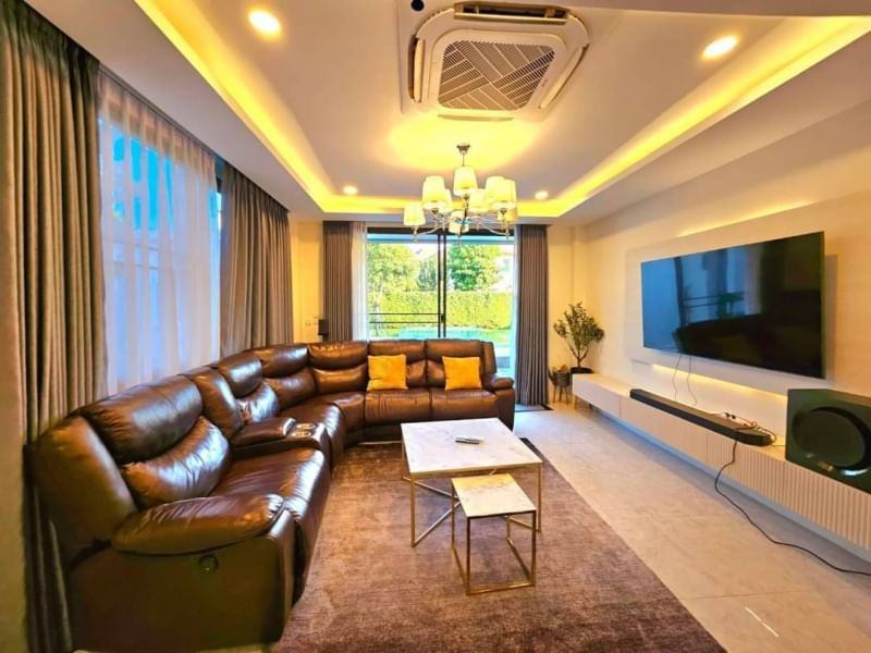 5 卧室 独立房屋  在  - Image 2