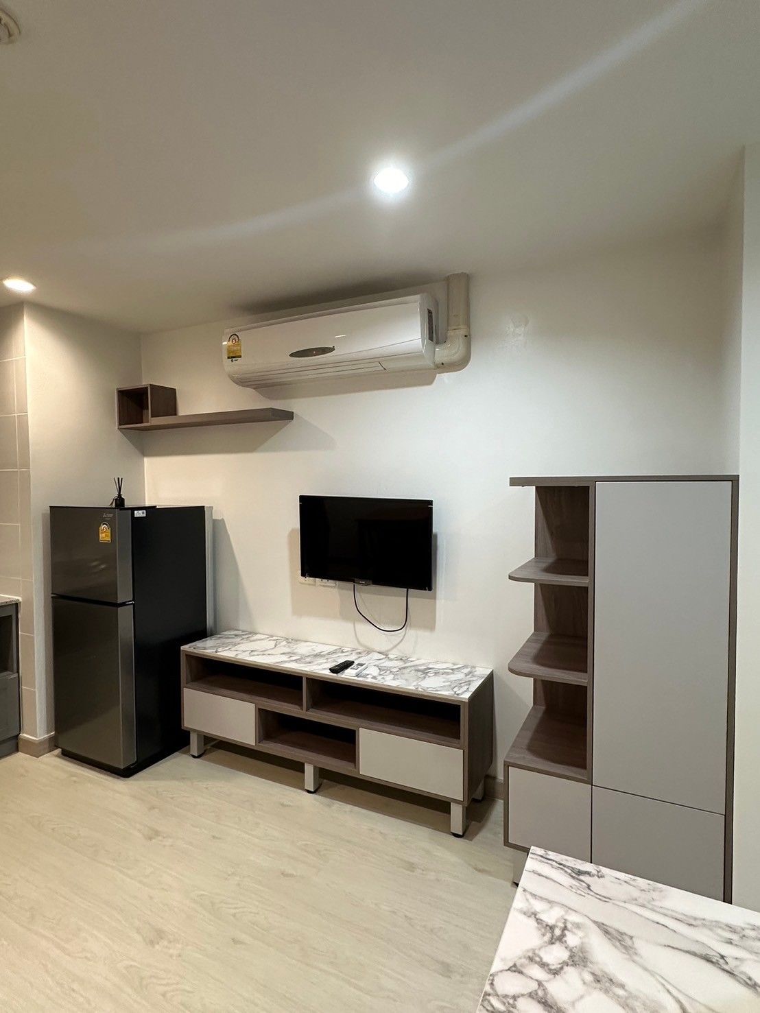 1 Bedroom Condo For Sale in Pathum Wan, Pathum Wan, Bangkok - Image 3
